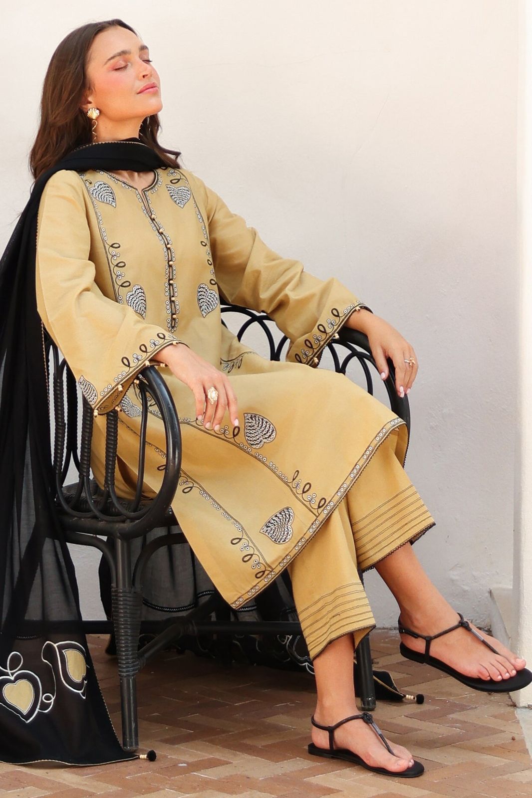 Most Demanding Edition | 3PC Unstitched Embroidered Dhank Suit - Image 2