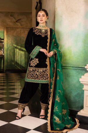 Baroque Luxury Velvet Collection – 3PCS Unstitched Suit ✨