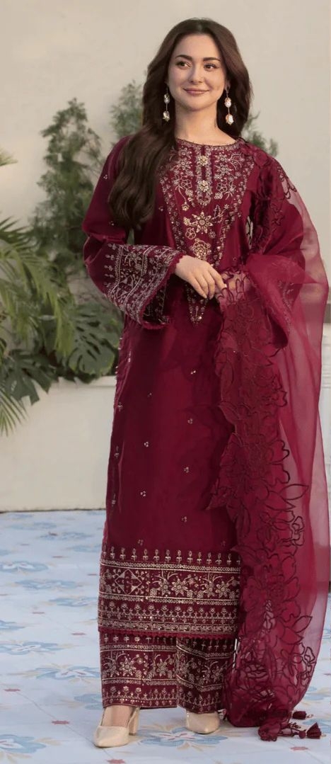 Title: Qalamkar Luxury Summer Lawn Collection 2026 โ 3PC Embroidered Suit with Khaddi Net Dupatta (Code 772